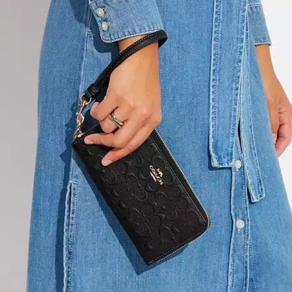 Black  Zip Around Wallet In Signature leather gift box - Picture 2 of 8